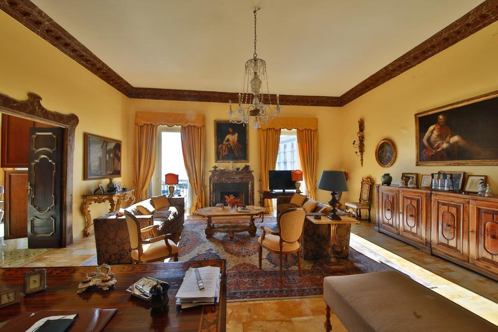 Bed And Breakfast Riviera Di Chiaia Turrisi Naples Exterior photo